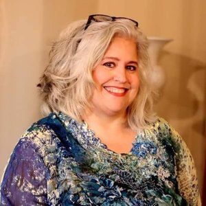 Meet your Posher, Lori